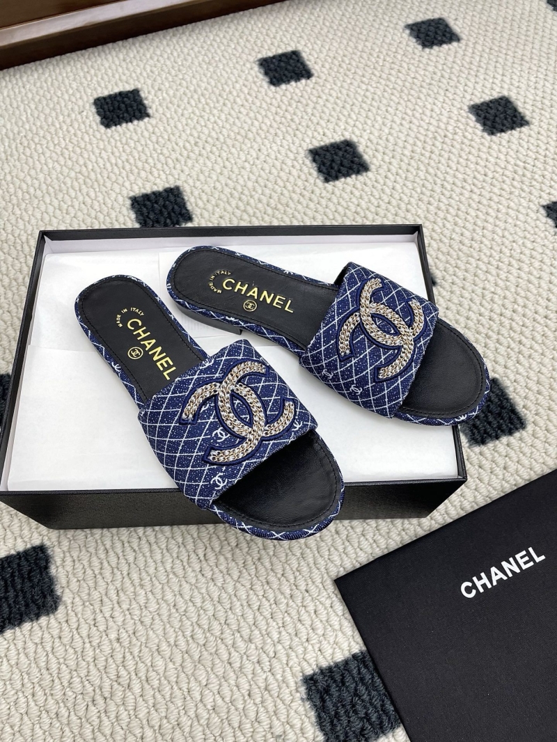 Ch**el slippers